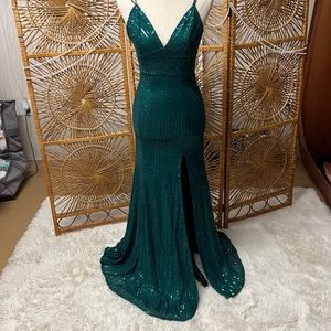 Emerald green prom dress